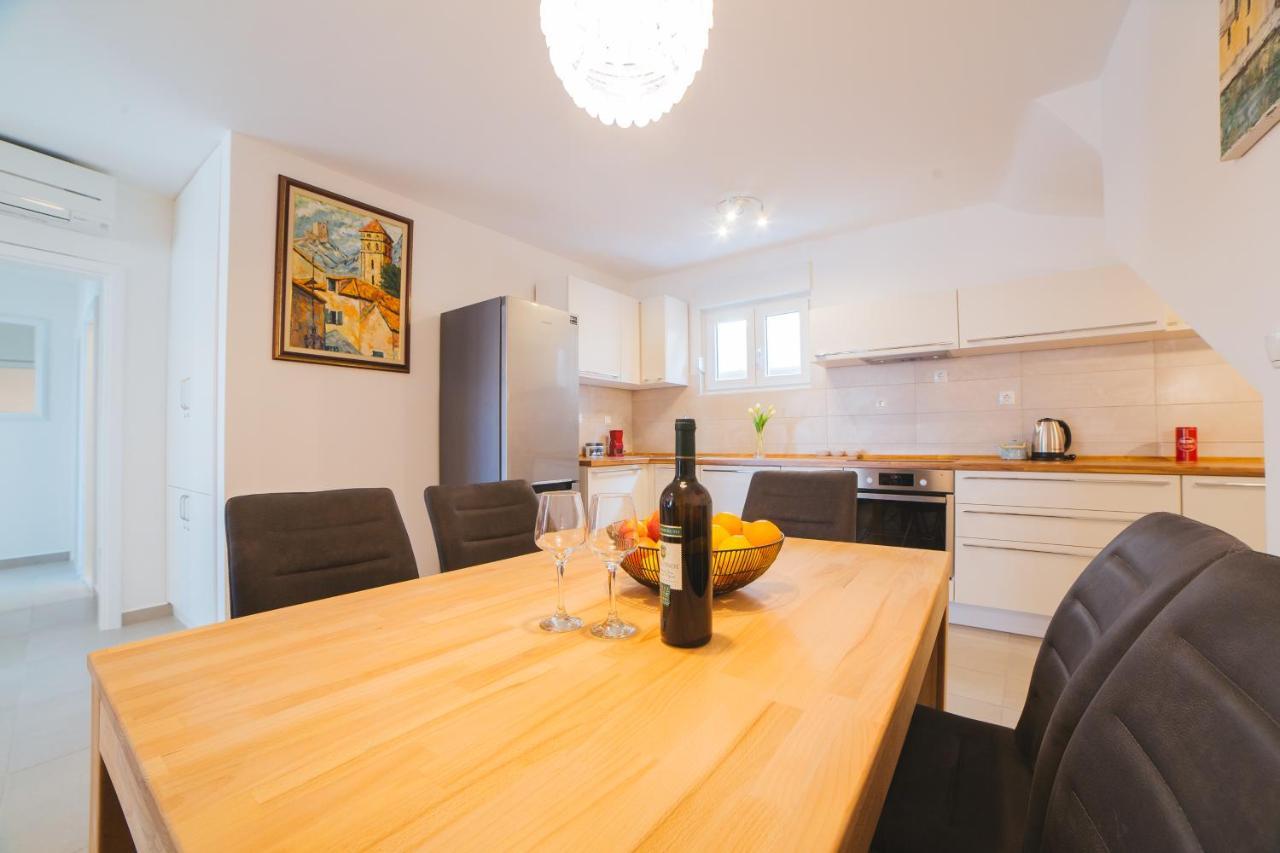 City Center Lux Apartment "Tonci" Omiš Exteriör bild